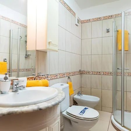 Great 'san Marino' Terrace & Pool 洛斯克里斯蒂亚诺斯