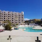 Great 'san Marino' Terrace & Pool Appartement *