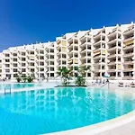 Great 'san Marino' Terrace & Pool Appartement