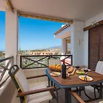 Great 'san Marino' Terrace & Pool Appartement *