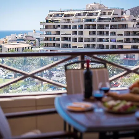 Great 'san Marino' Terrace & Pool Appartement