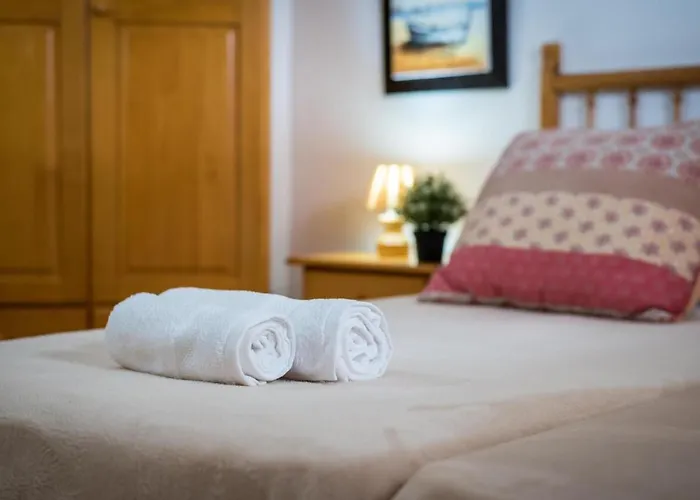 Great 'san Marino' Terrace & Pool شقة *