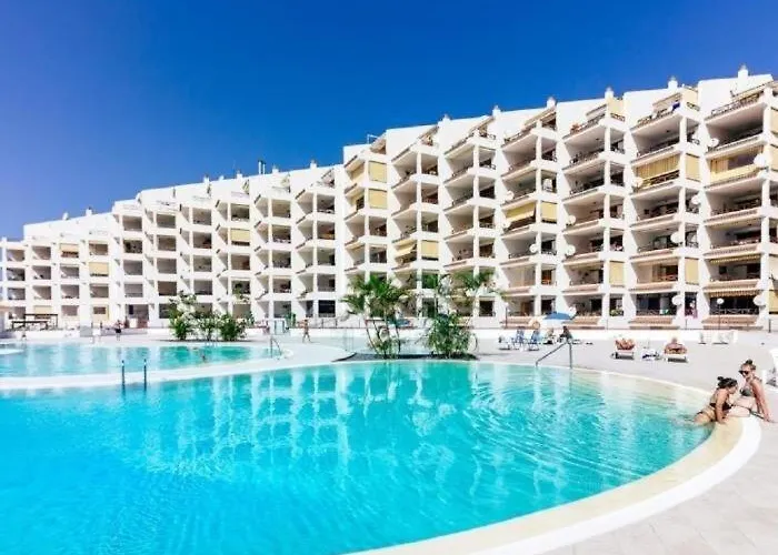 Great 'san Marino' Terrace & Pool شقة